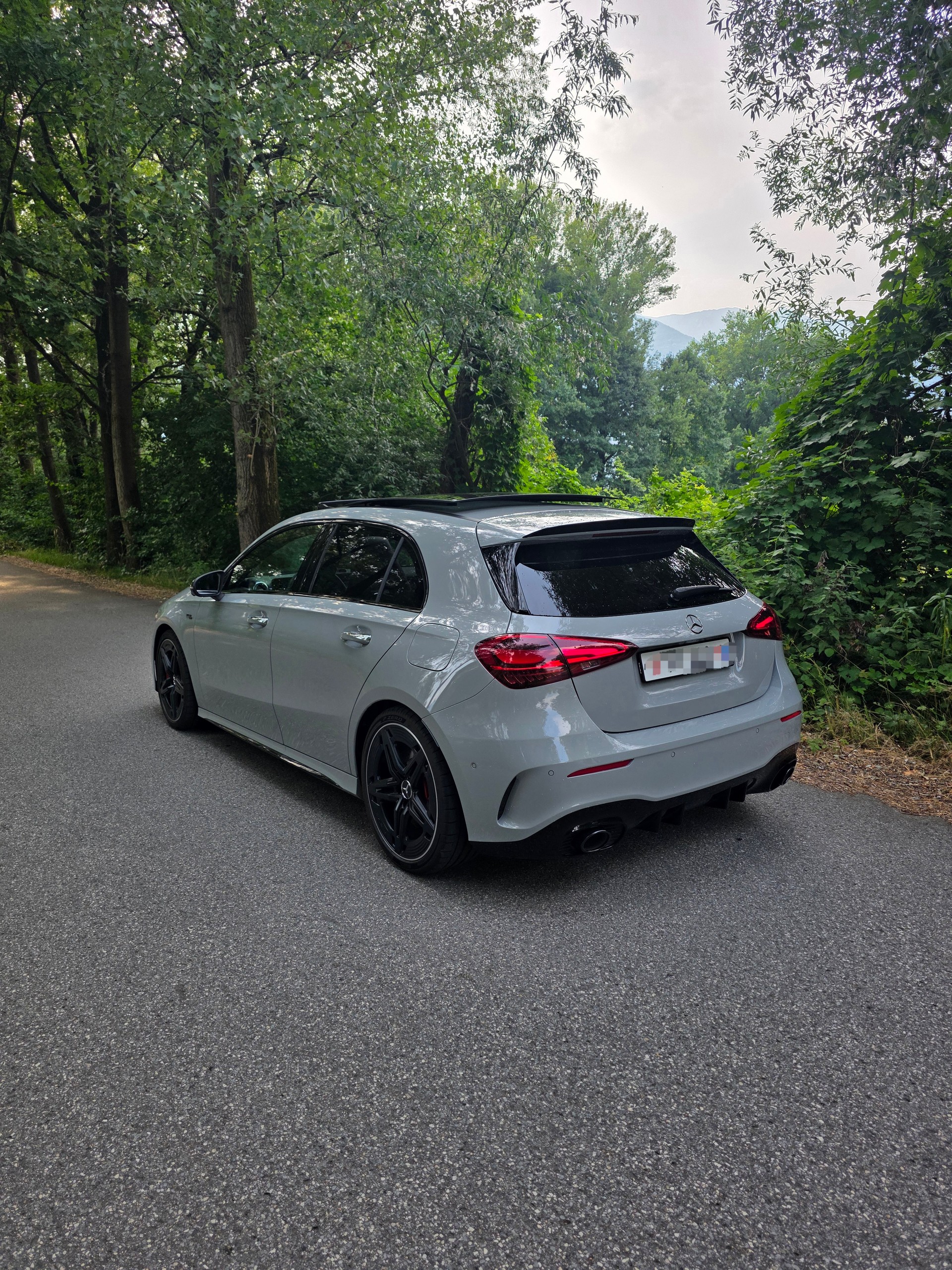 MERCEDES-BENZ A AMG 35 4Matic 8G-DCT-image-2