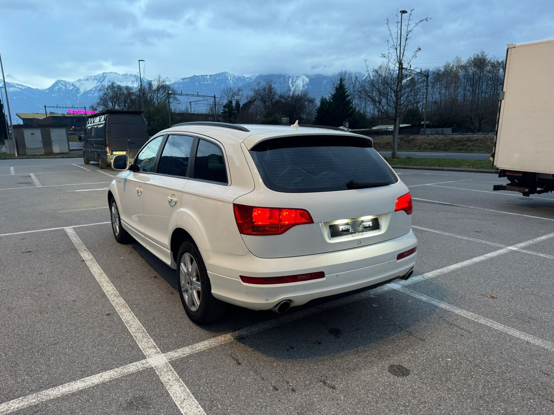 AUDI Q7 3.0 TDI quattro tiptronic S-line-image-6