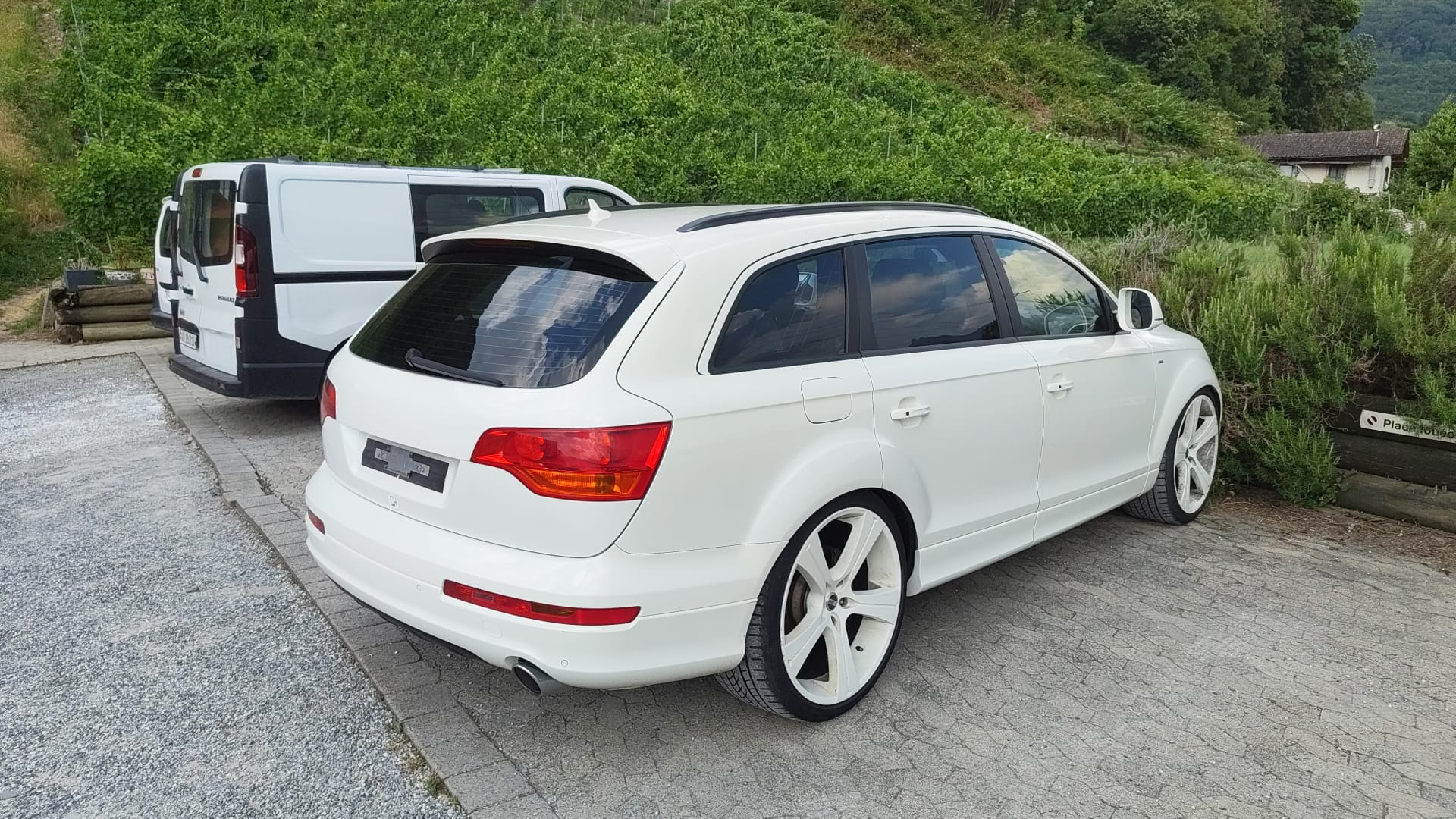 AUDI Q7 3.0 TDI quattro tiptronic S-line-image-11