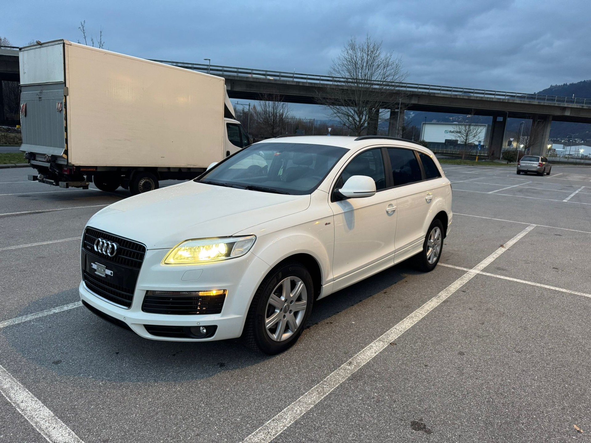 AUDI Q7 3.0 TDI quattro tiptronic S-line-image-2