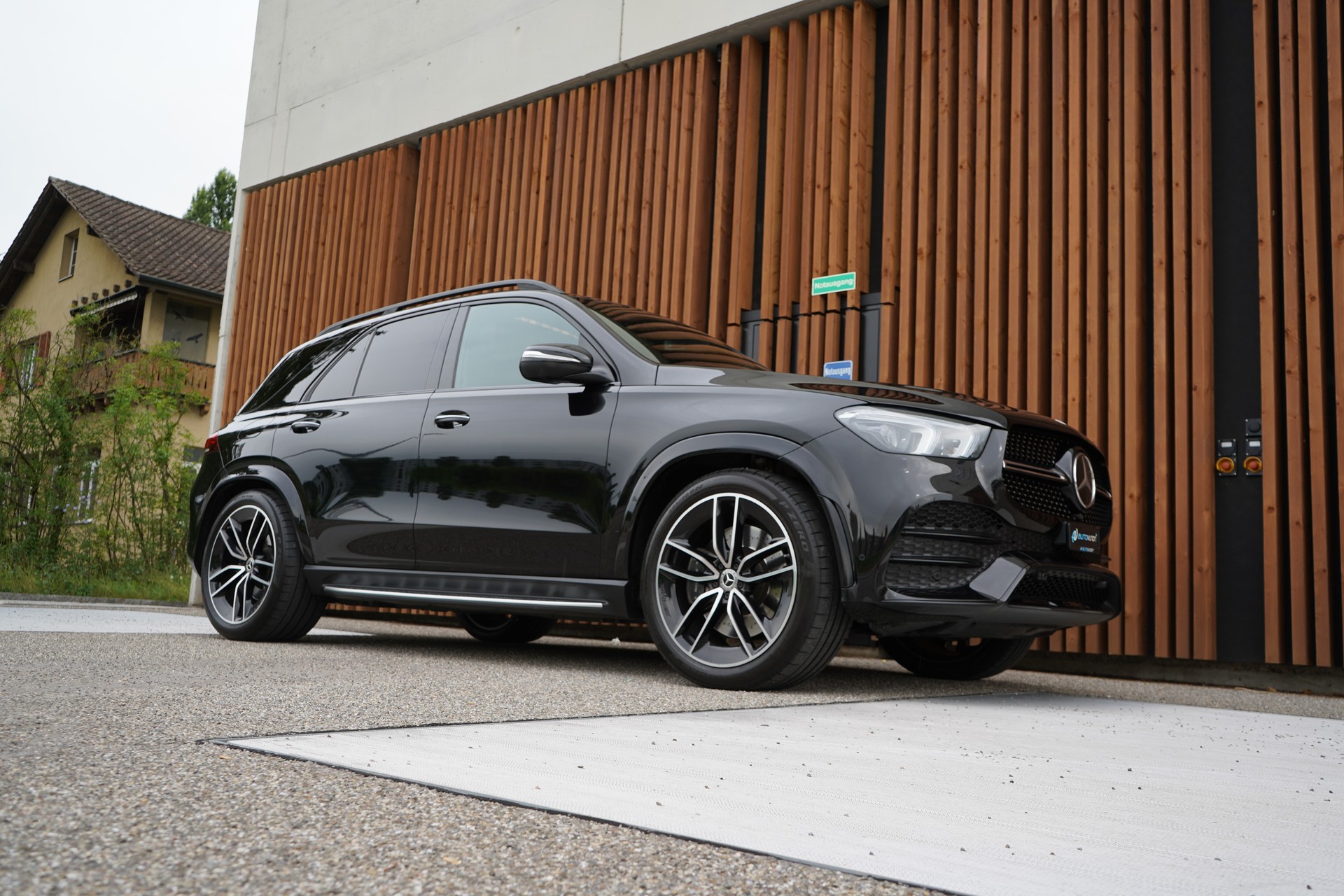MERCEDES-BENZ GLE 450 4MATIC AMG LINE BLACK 9G-TRONIC l 367 PS-image-9
