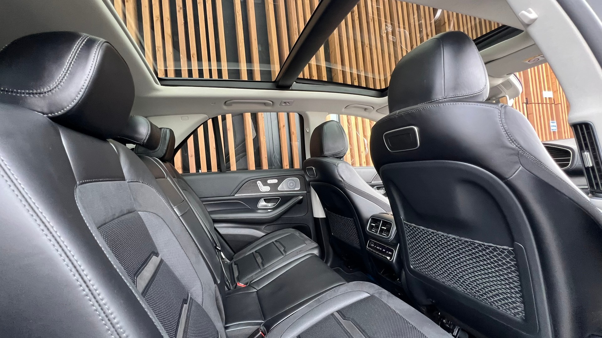 MERCEDES-BENZ GLE 450 4MATIC AMG LINE BLACK 9G-TRONIC l 367 PS-image-26