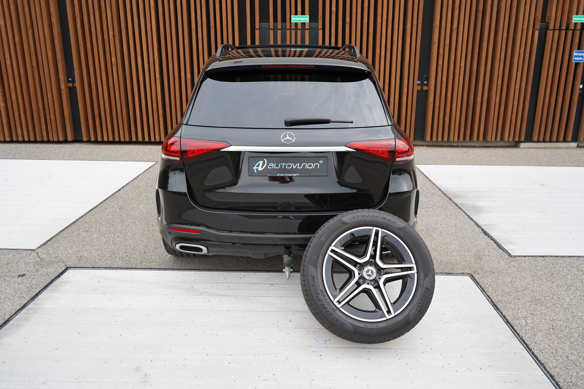 MERCEDES-BENZ GLE 450 4MATIC AMG LINE BLACK 9G-TRONIC l 367 PS-image-16