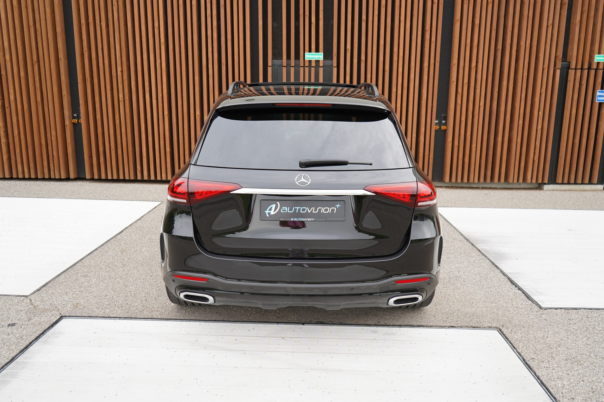 MERCEDES-BENZ GLE 450 4MATIC AMG LINE BLACK 9G-TRONIC l 367 PS-image-12