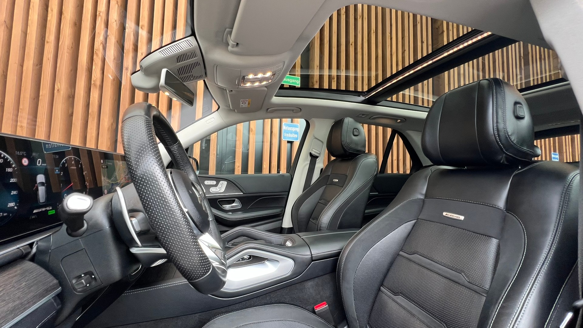 MERCEDES-BENZ GLE 450 4MATIC AMG LINE BLACK 9G-TRONIC l 367 PS-image-23