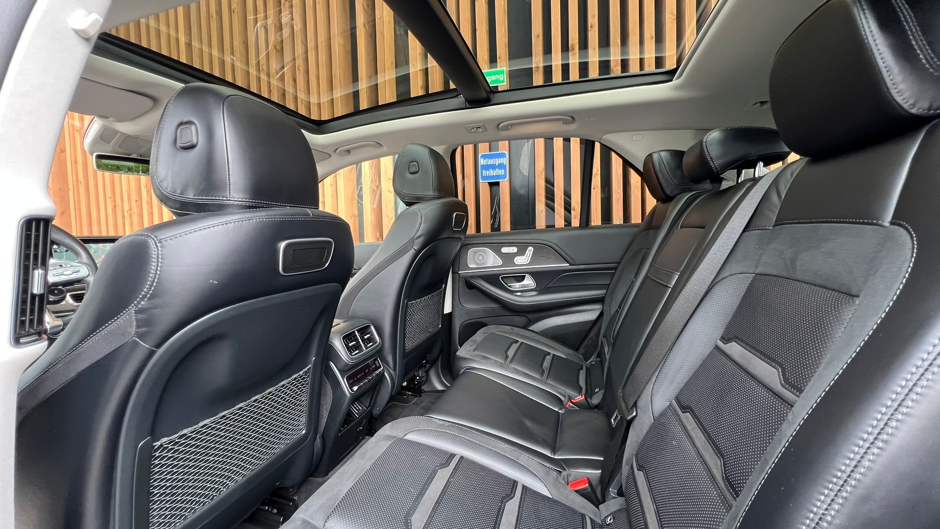 MERCEDES-BENZ GLE 450 4MATIC AMG LINE BLACK 9G-TRONIC l 367 PS-image-27