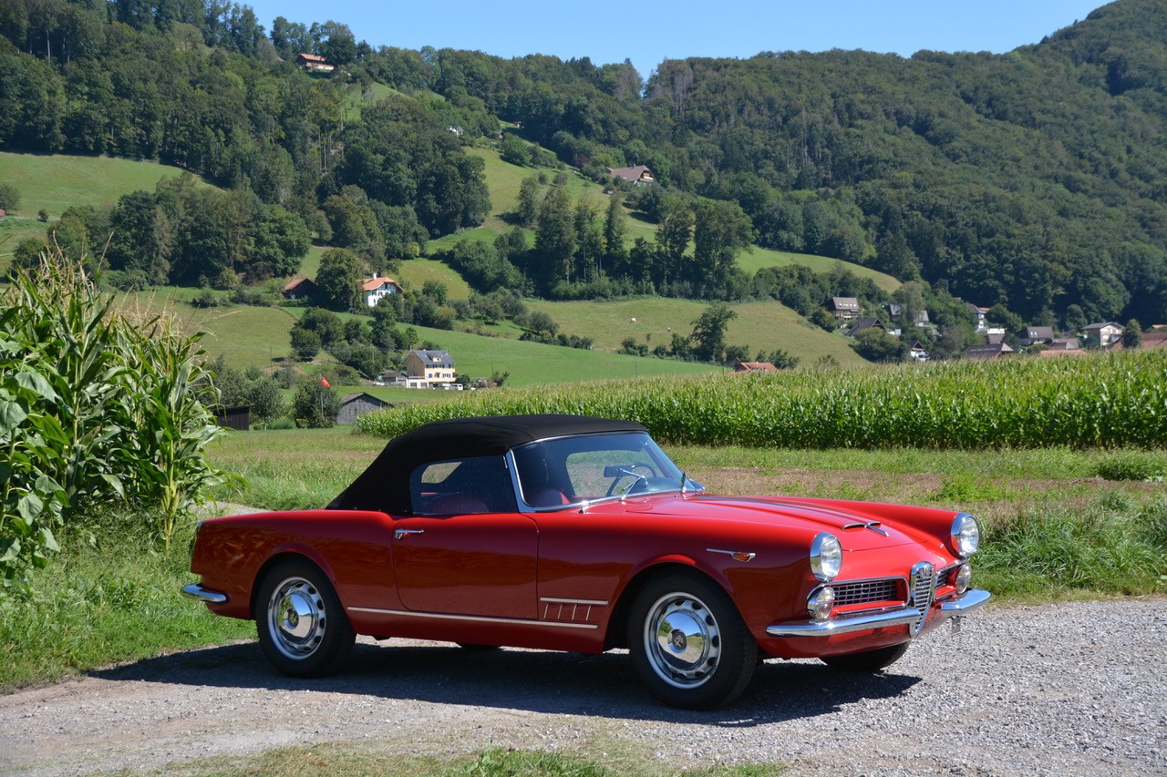 ALFA ROMEO Carozzeria Touring 2000 — slika 1