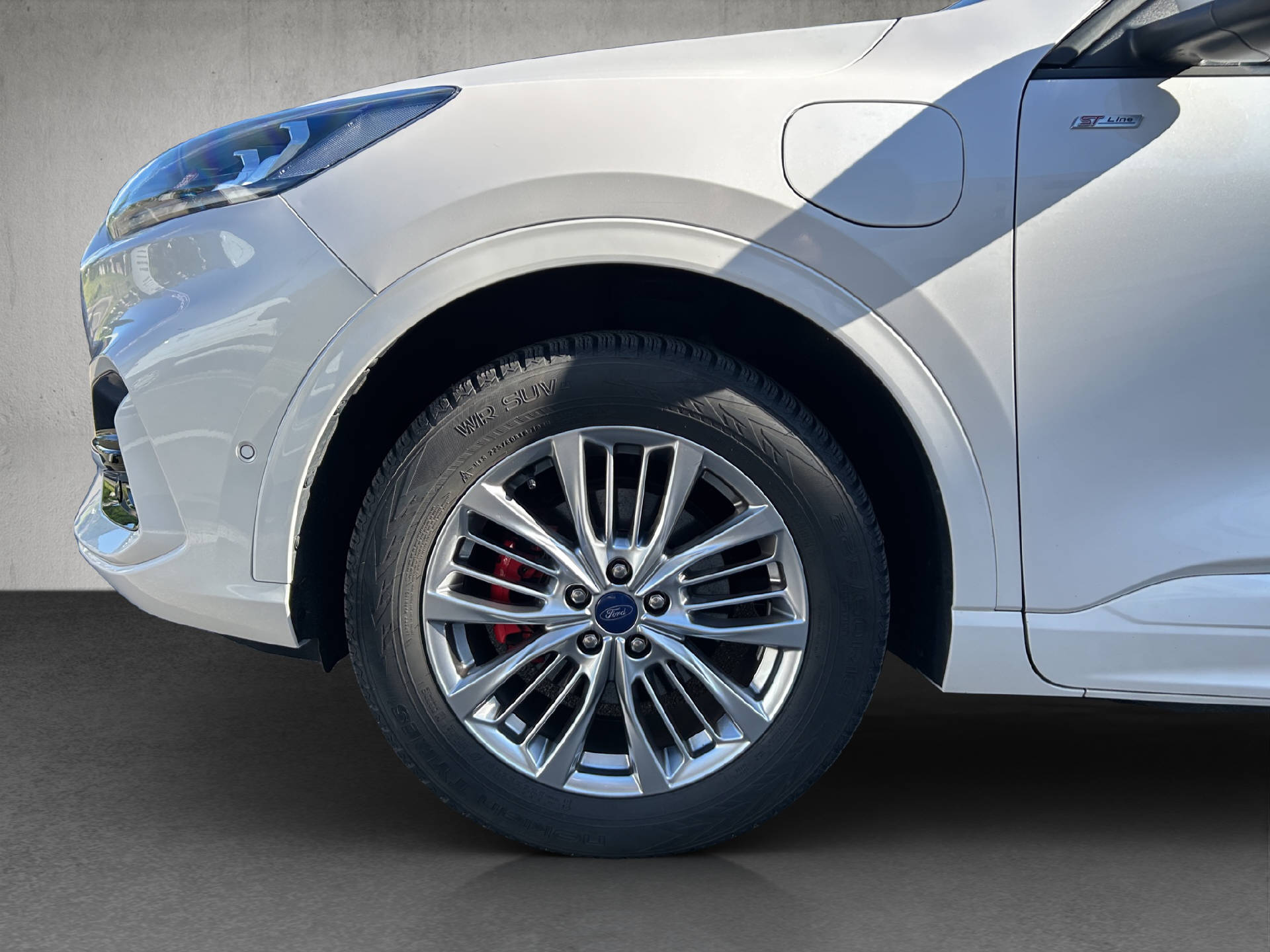 FORD Kuga 2.5 Plug-in Hybrid ST-Line X-image-24