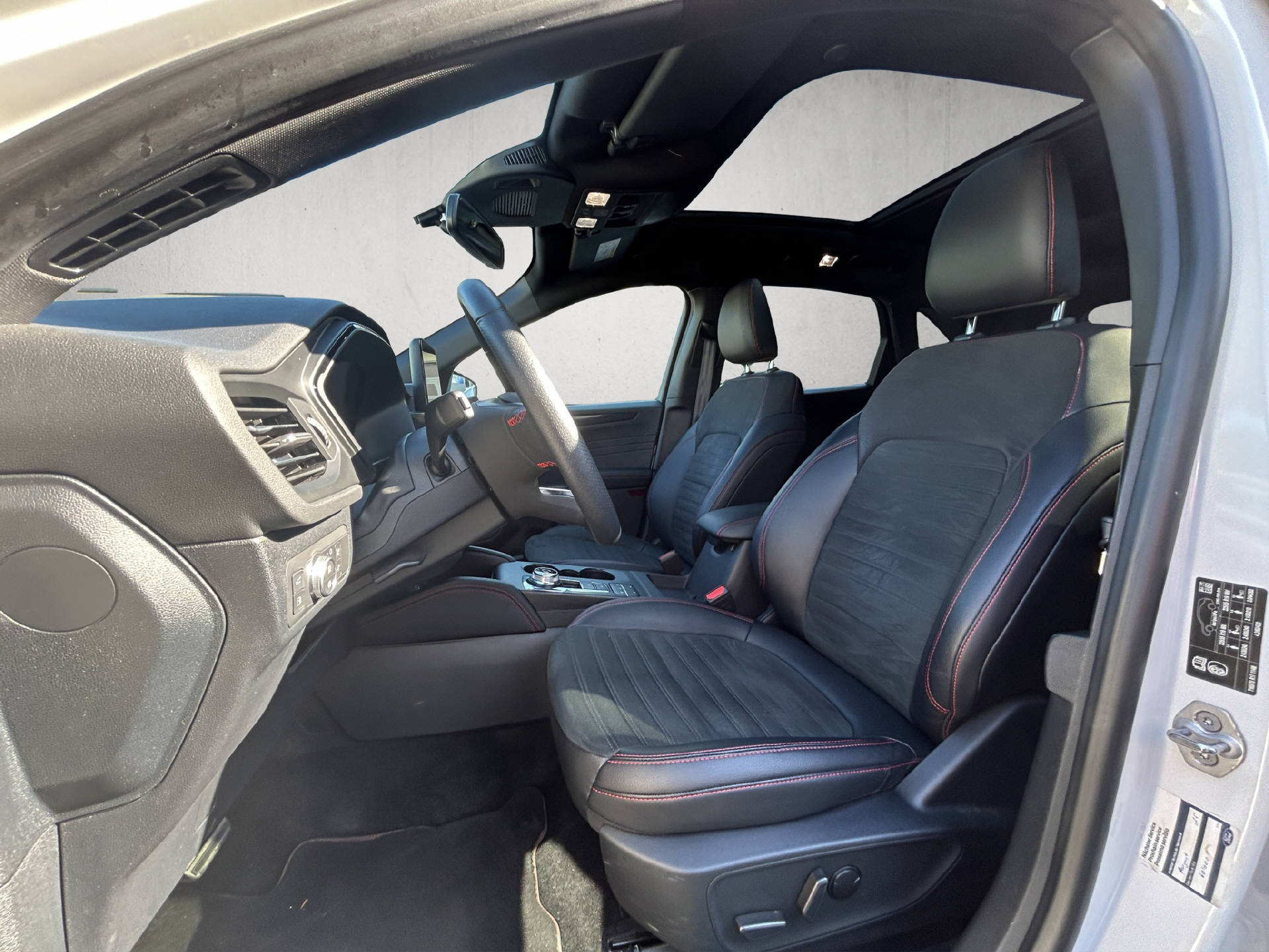 FORD Kuga 2.5 Plug-in Hybrid ST-Line X-image-9