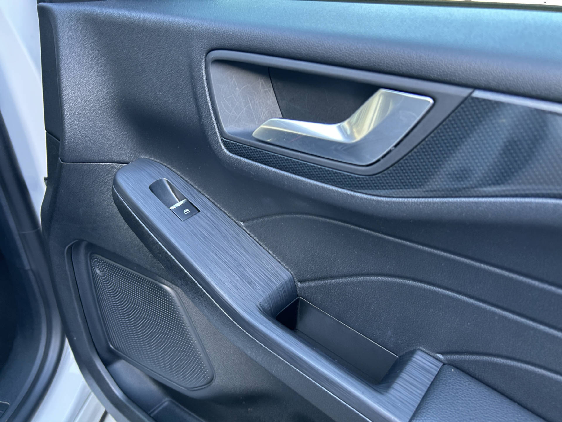 FORD Kuga 2.5 Plug-in Hybrid ST-Line X-image-17