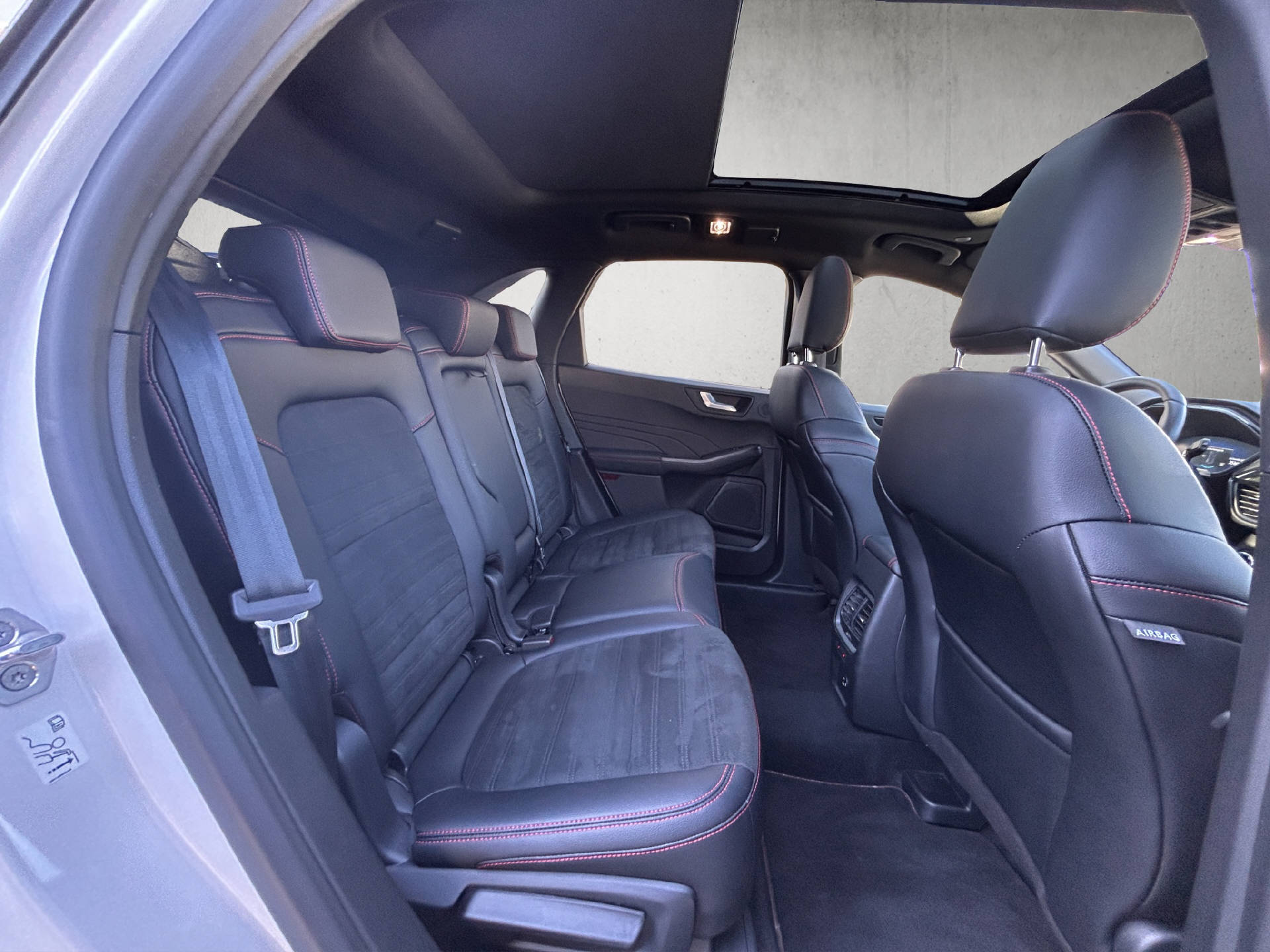 FORD Kuga 2.5 Plug-in Hybrid ST-Line X-image-19