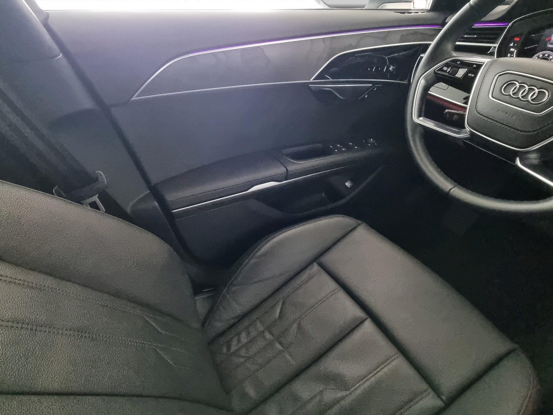 AUDI A8 3.0 TFSI V6 quattro 8-Gang tiptronic-image-11
