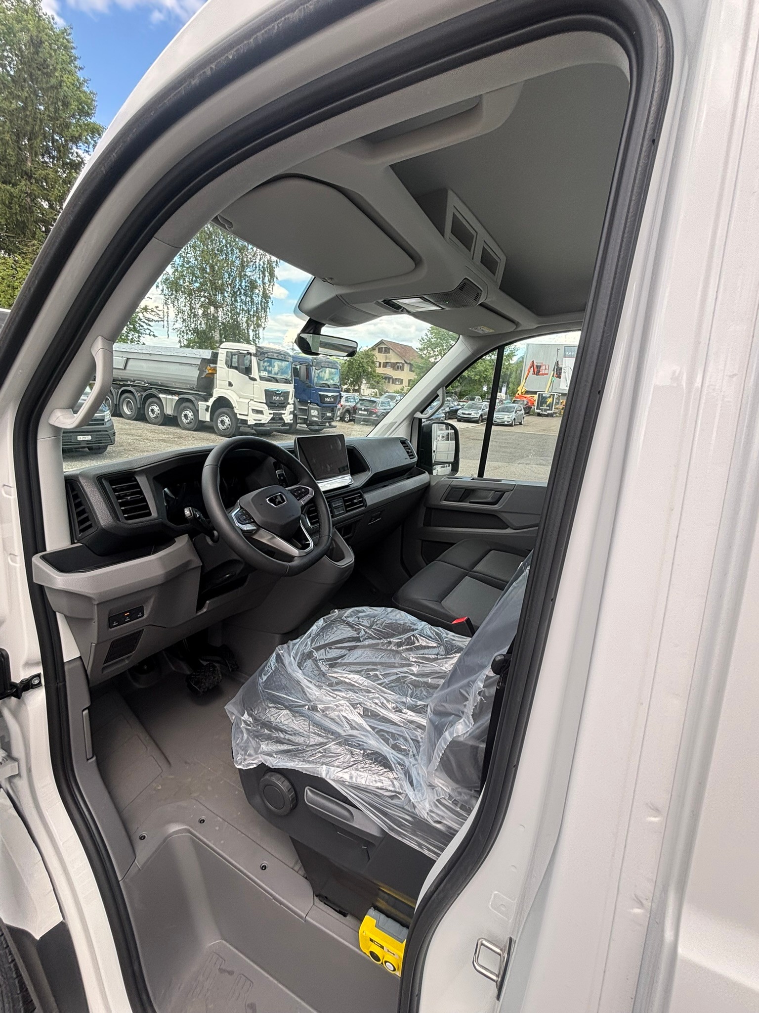 MAN TGE 3.180 4x4 Standard A-image-5