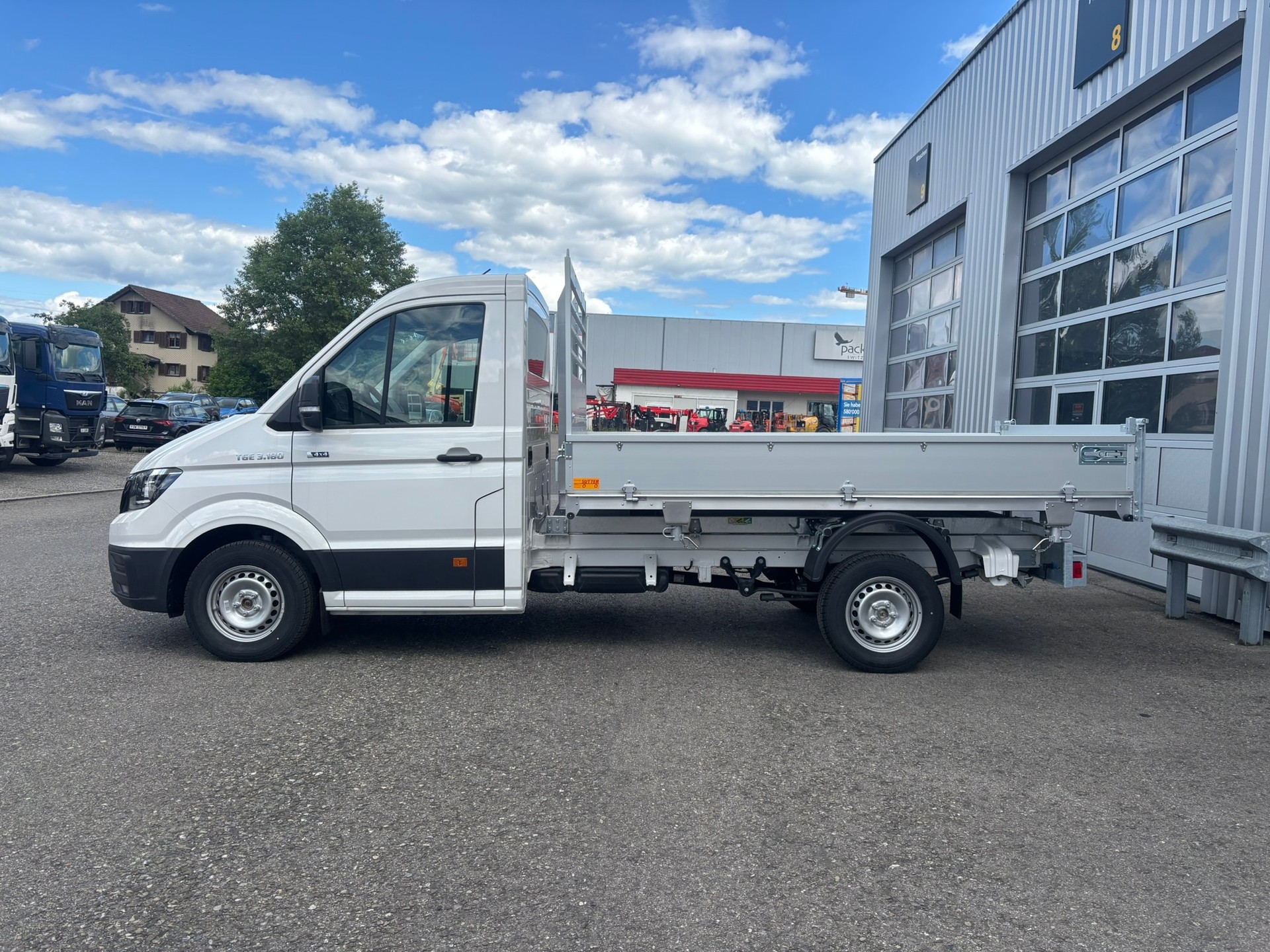 MAN TGE 3.180 4x4 Standard A-image-1
