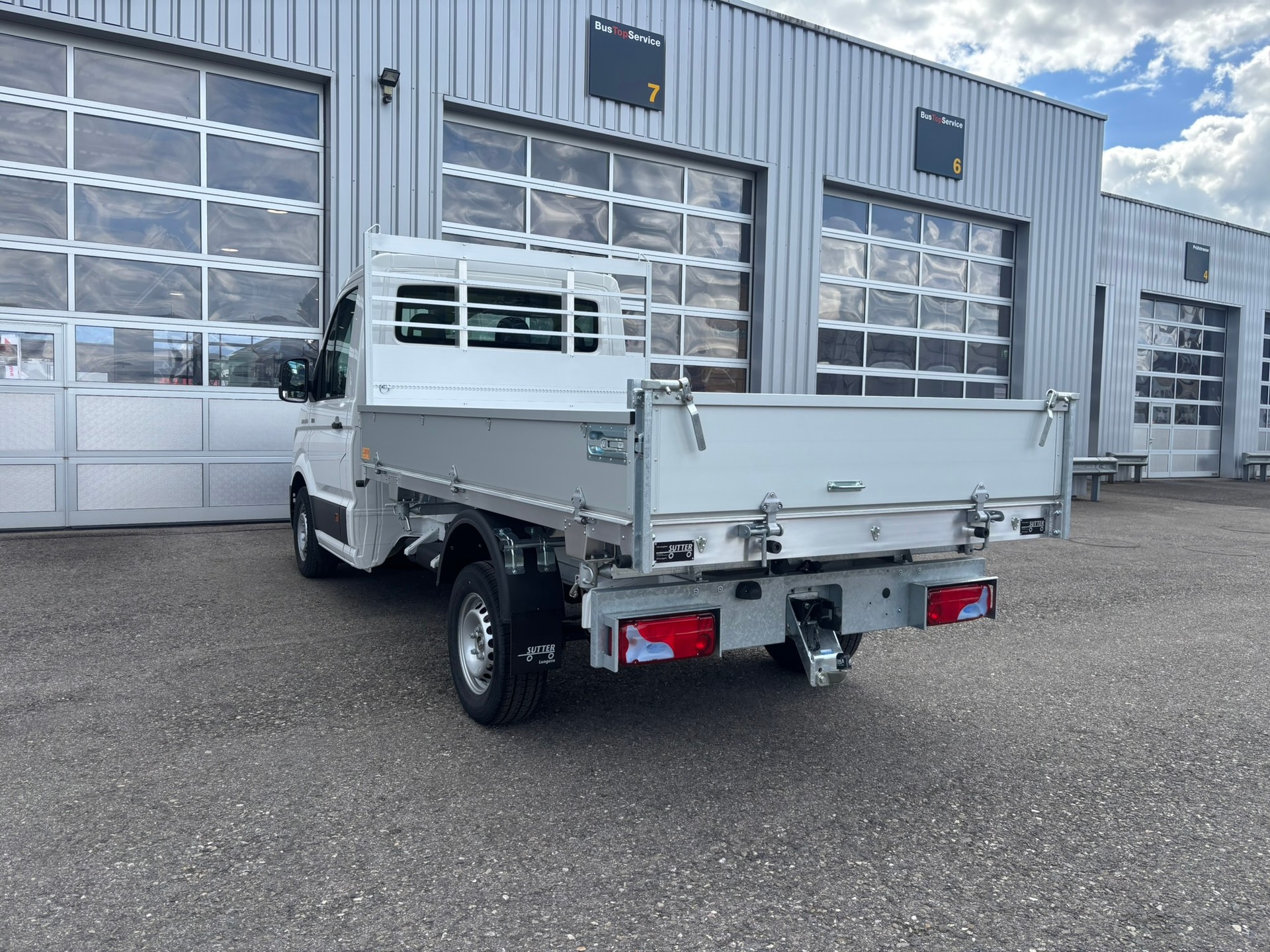 MAN TGE 3.180 4x4 Standard A-image-2