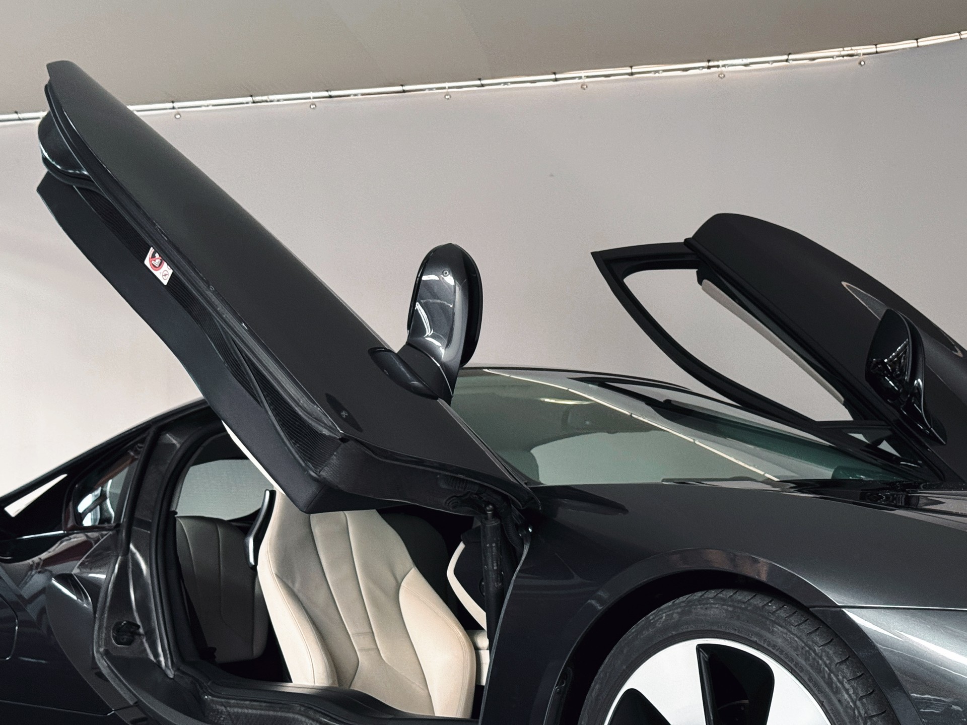 BMW i8 Coupé-image-27