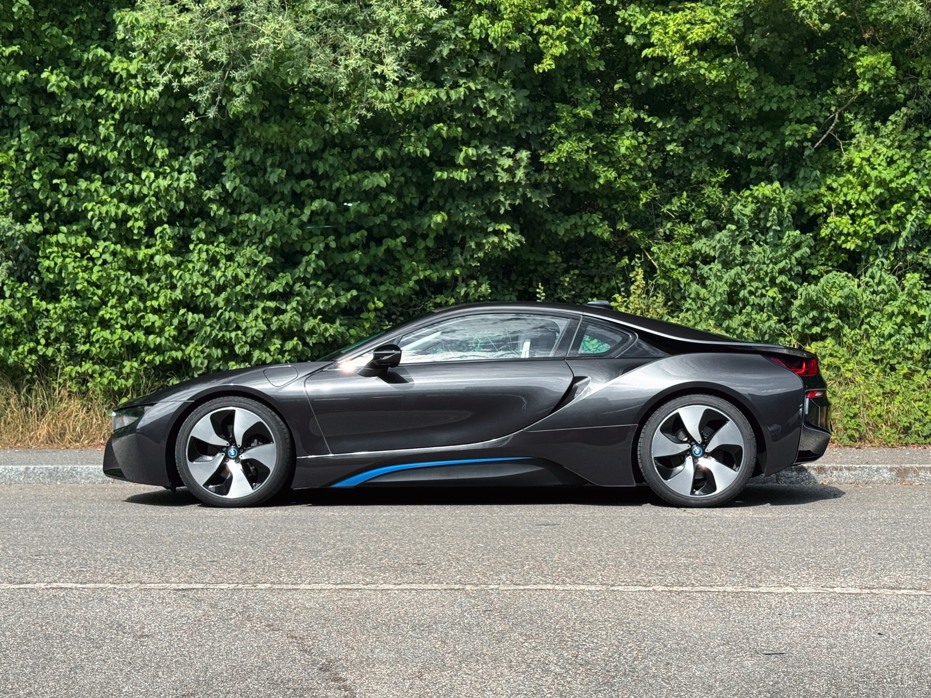 BMW i8 Coupé-showroom-element-2