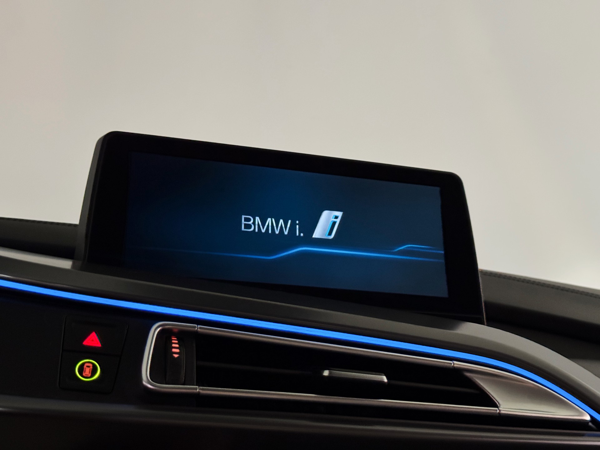 BMW i8 Coupé-image-22