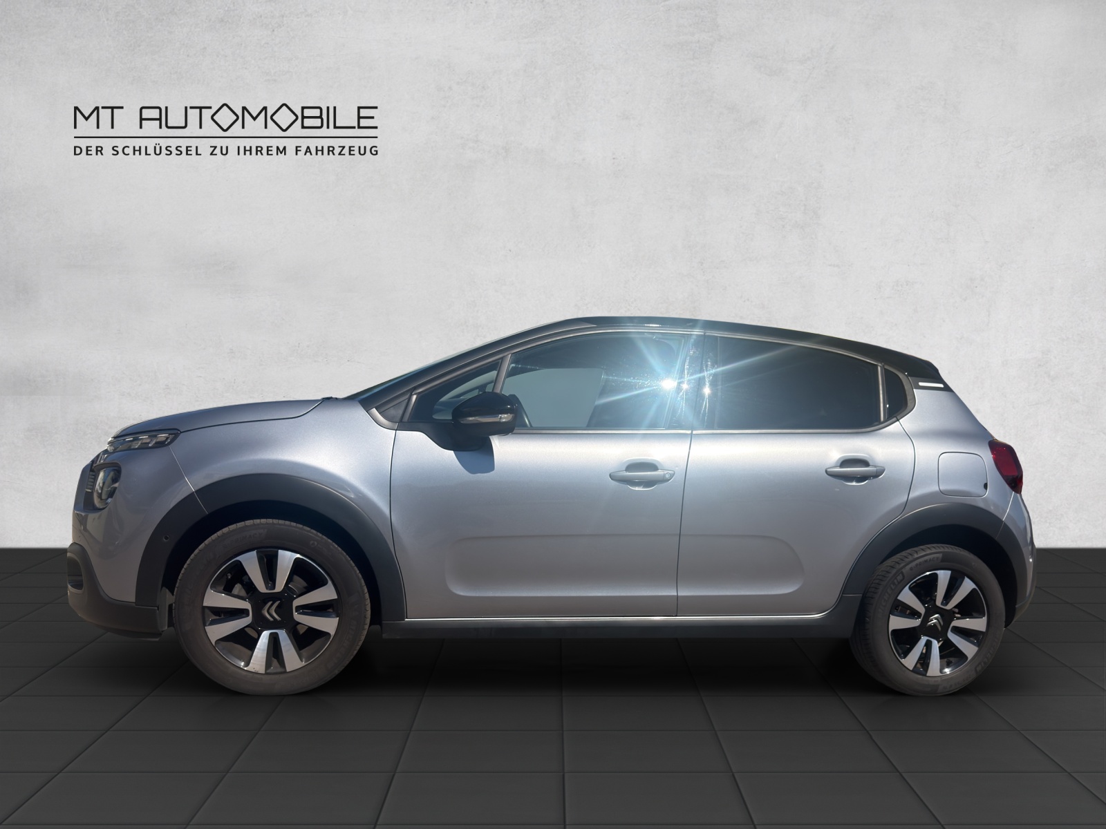 CITROEN C3 1.2i PureTech Shine EAT6-image-2