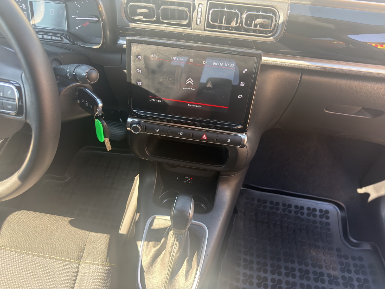CITROEN C3 1.2i PureTech Shine EAT6-image-10