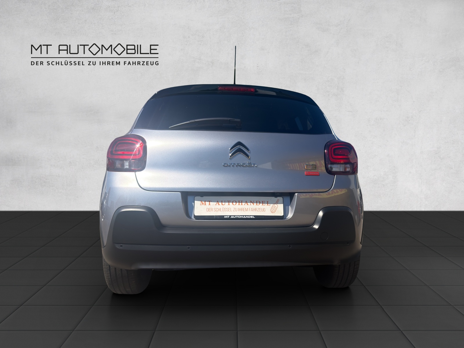 CITROEN C3 1.2i PureTech Shine EAT6-image-4