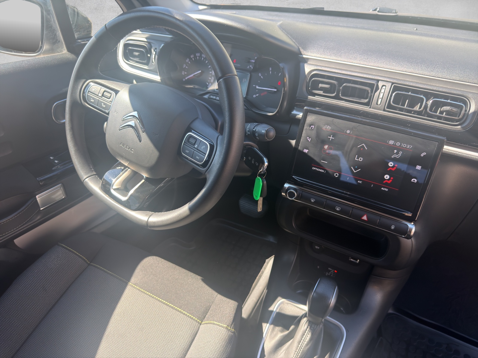 CITROEN C3 1.2i PureTech Shine EAT6-image-8
