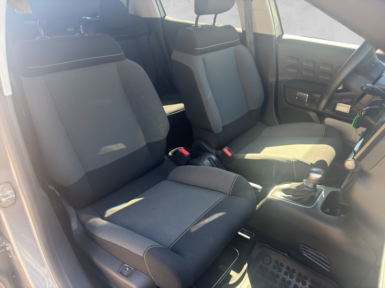 CITROEN C3 1.2i PureTech Shine EAT6-image-11