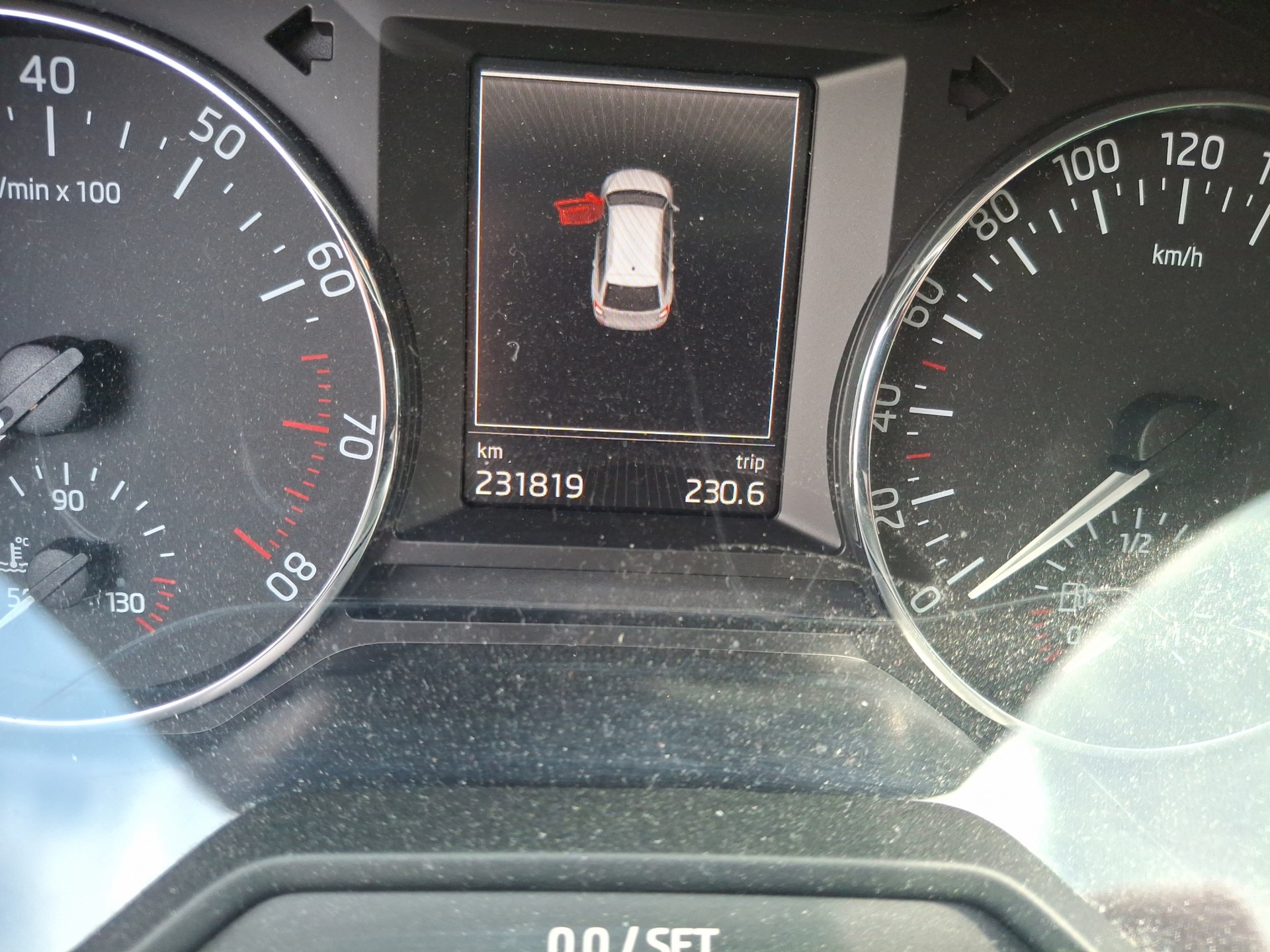 SKODA Octavia Combi 1.8 TSI Ambition 4x4 DSG-image-10