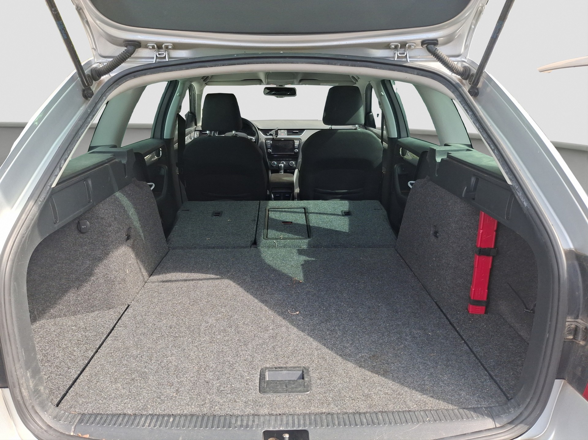 SKODA Octavia Combi 1.8 TSI Ambition 4x4 DSG-image-5