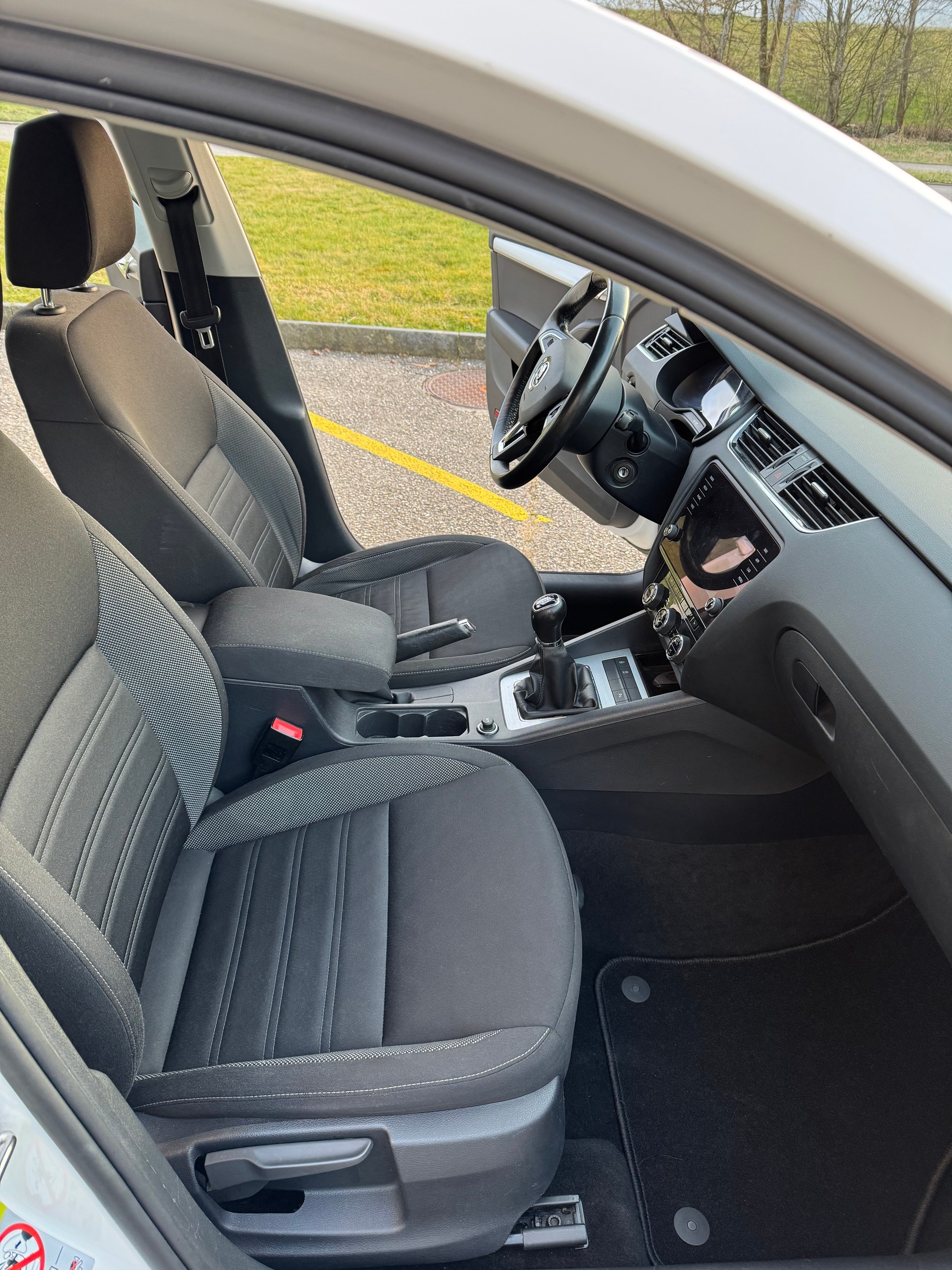 SKODA 1.6 TDI 115 Ambition 4x4-image-4