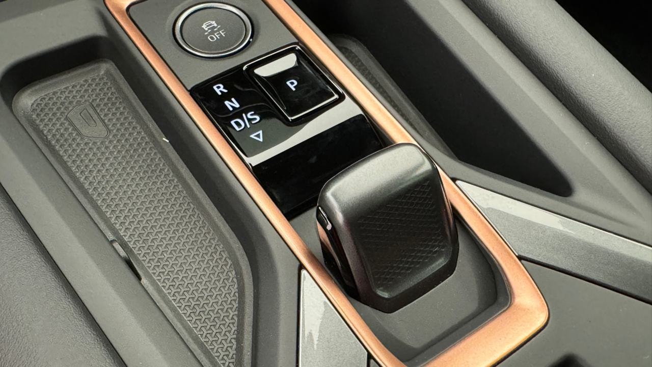 CUPRA LEON 1.5 e-HYBRID pHEV VZ Black Edition-image-10