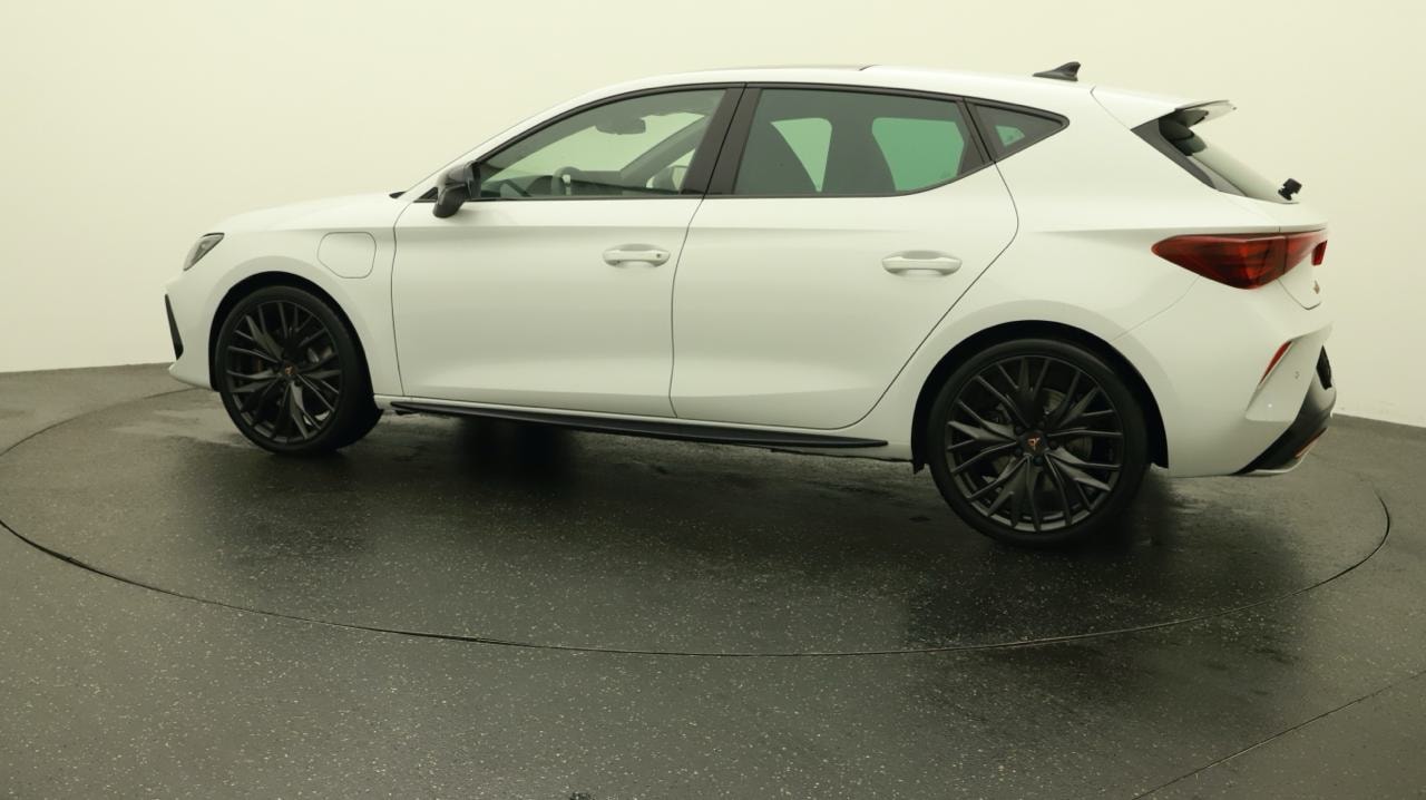CUPRA LEON 1.5 e-HYBRID pHEV VZ Black Edition-image-2