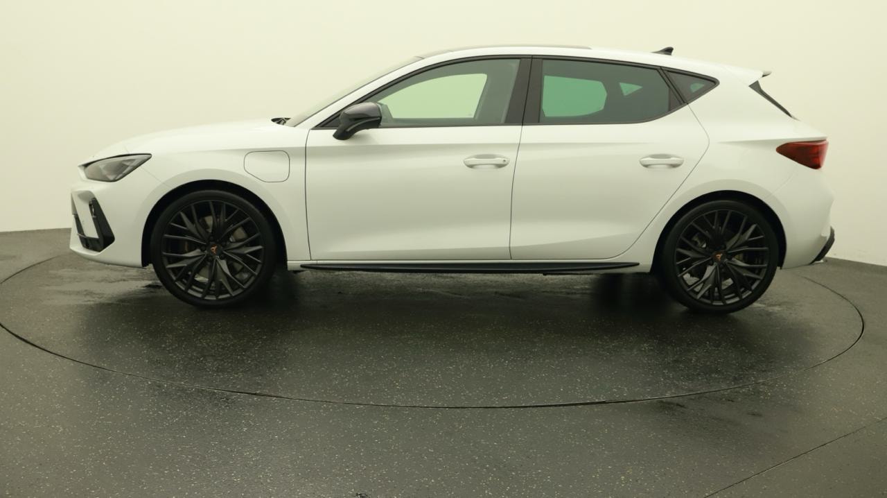 CUPRA LEON 1.5 e-HYBRID pHEV VZ Black Edition-image-1