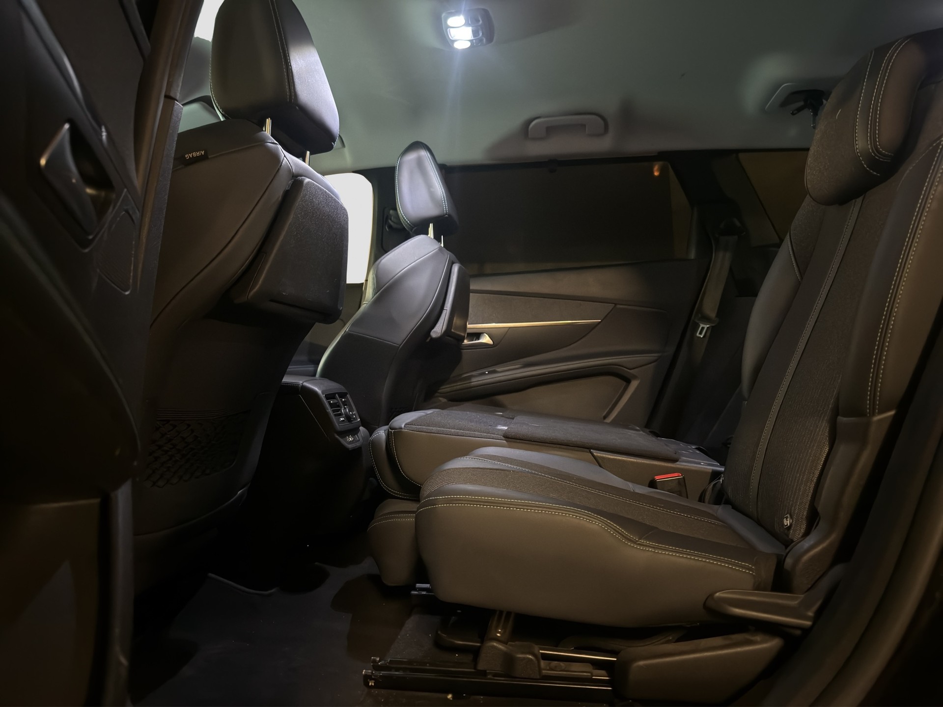 PEUGEOT 5008 1.5 BlueHDi Allure Pack EAT8 ** Frisch ab MFK und Service ** CH-1. Hand ** 7-Plätzer **-image-13
