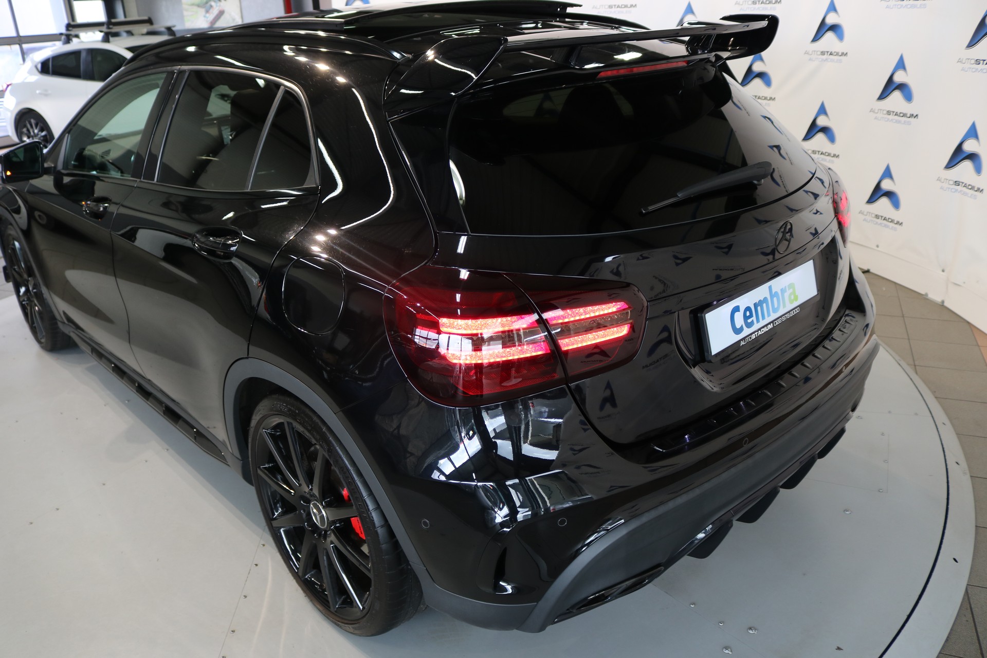 MERCEDES-BENZ GLA 45 AMG Night Edition 4Matic 7G-DCT-image-48