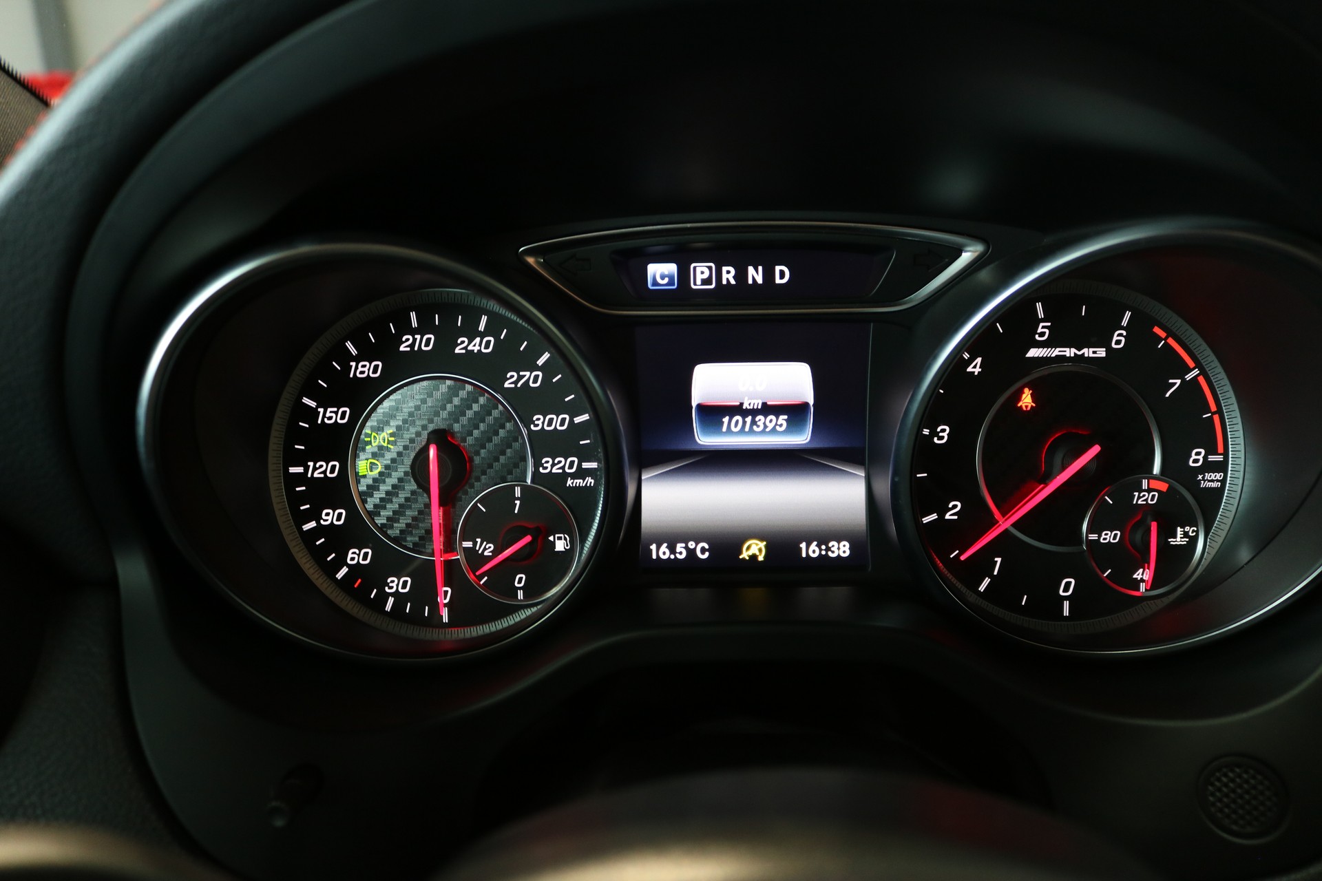 MERCEDES-BENZ GLA 45 AMG Night Edition 4Matic 7G-DCT-image-35