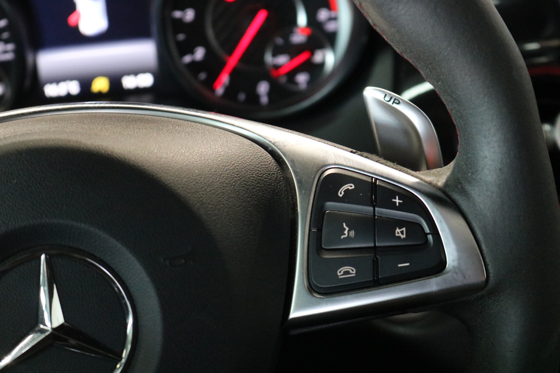 MERCEDES-BENZ GLA 45 AMG Night Edition 4Matic 7G-DCT-image-42