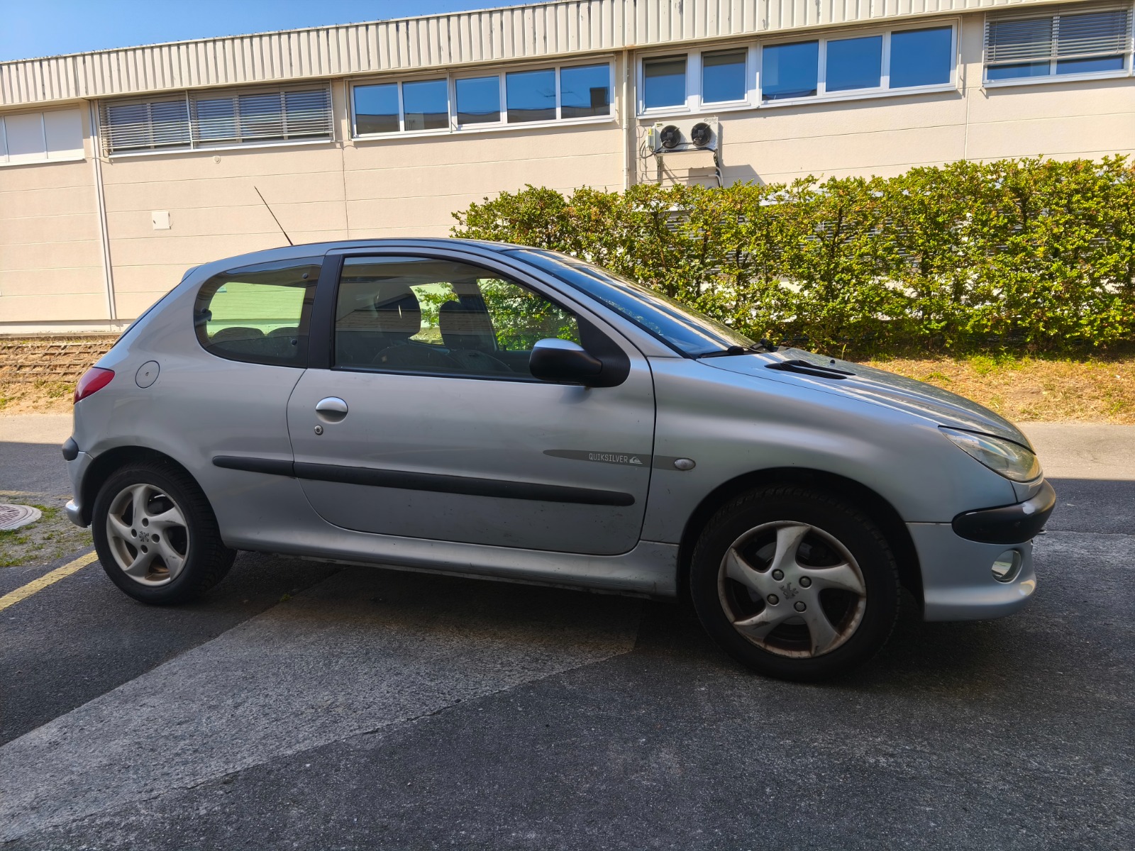 PEUGEOT 206 1.6 16V (XT) Premium-image-9