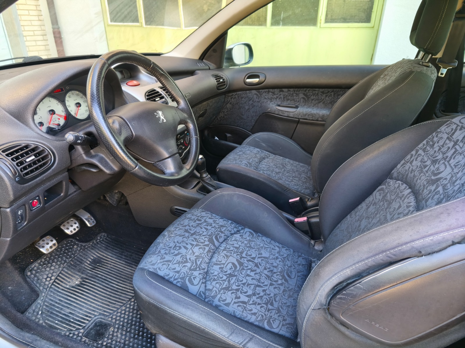 PEUGEOT 206 1.6 16V (XT) Premium-image-7