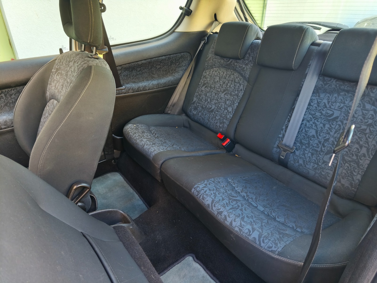 PEUGEOT 206 1.6 16V (XT) Premium-image-8