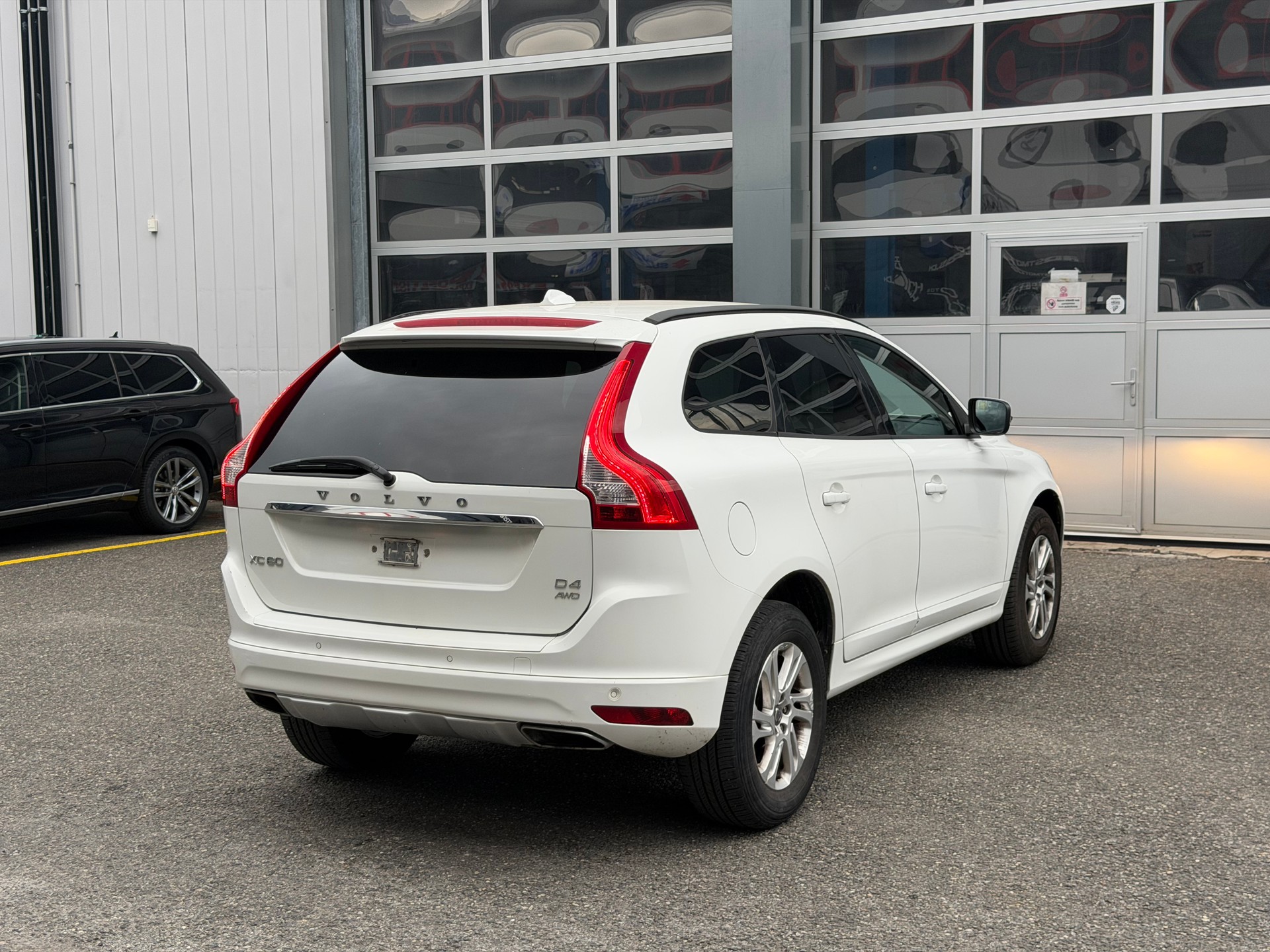 VOLVO XC60 D4 AWD Kinetic Geartronic-image-4