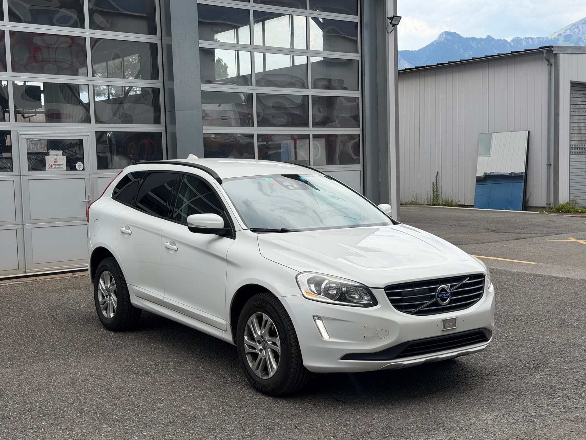 VOLVO XC60 D4 AWD Kinetic Geartronic-image-1