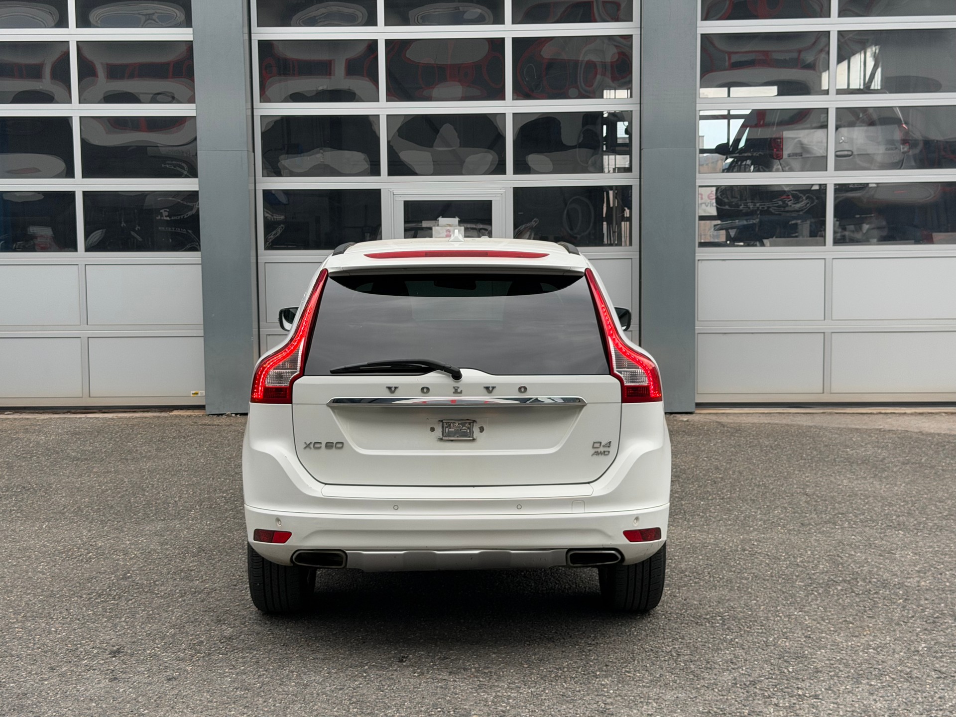 VOLVO XC60 D4 AWD Kinetic Geartronic-image-3