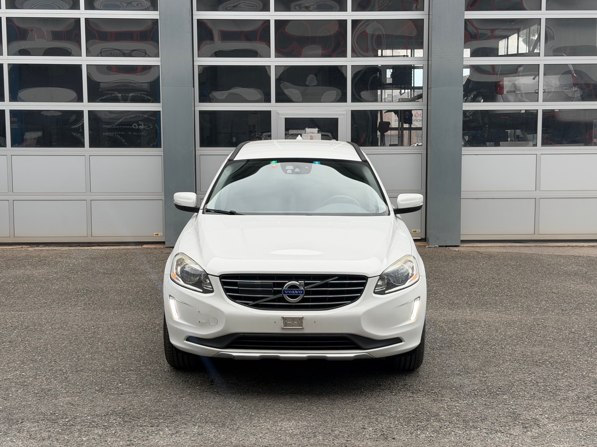 VOLVO XC60 D4 AWD Kinetic Geartronic-image-2