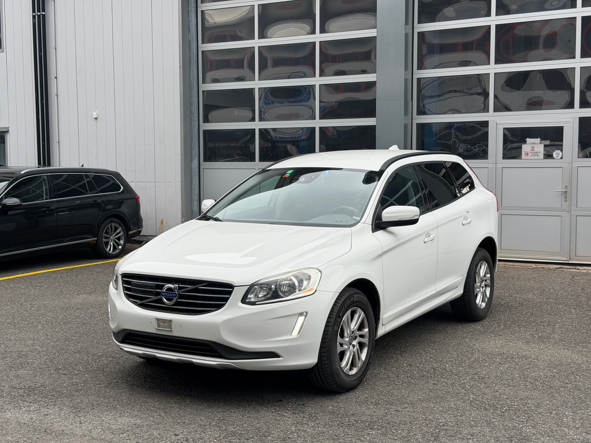VOLVO XC60 D4 AWD Kinetic Geartronic-image-0