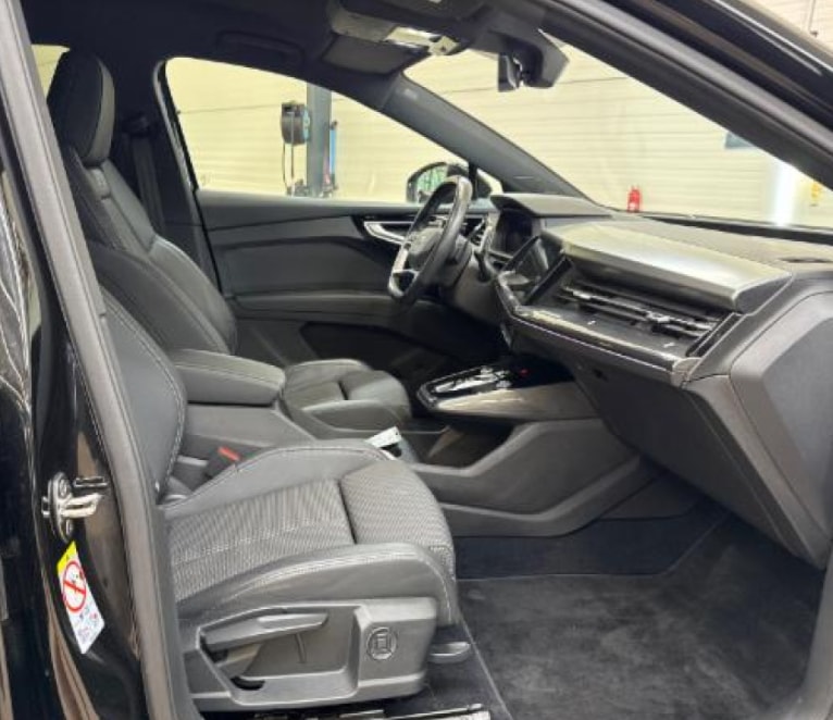 AUDI Q4 Sportback e-tron 50 quattro S-Line Modell 2024 mit Anhängerkupplung-image-7