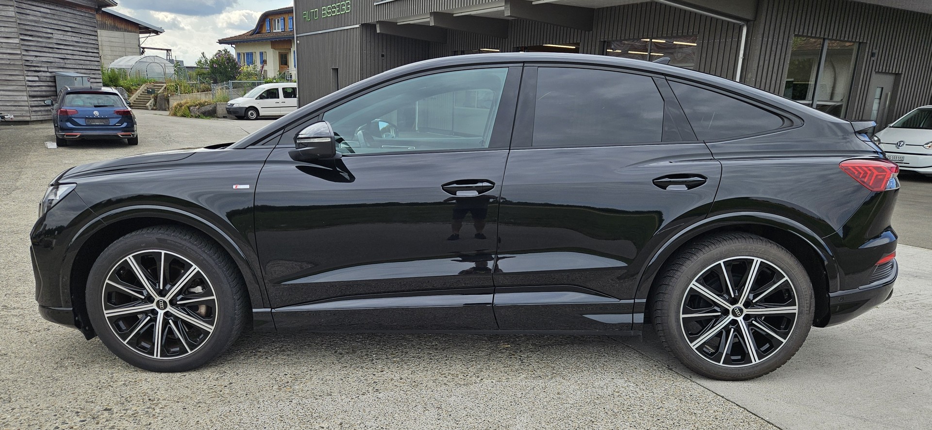 AUDI Q4 Sportback e-tron 50 quattro S-Line Modell 2024 mit Anhängerkupplung-showroom-element-3