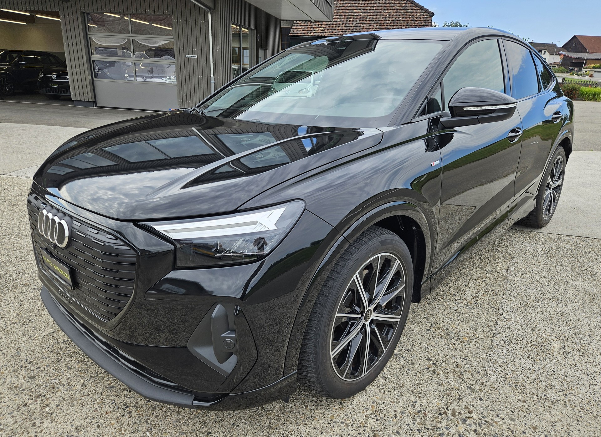 AUDI Q4 Sportback e-tron 50 quattro S-Line Modell 2024 mit Anhängerkupplung-showroom-element-2