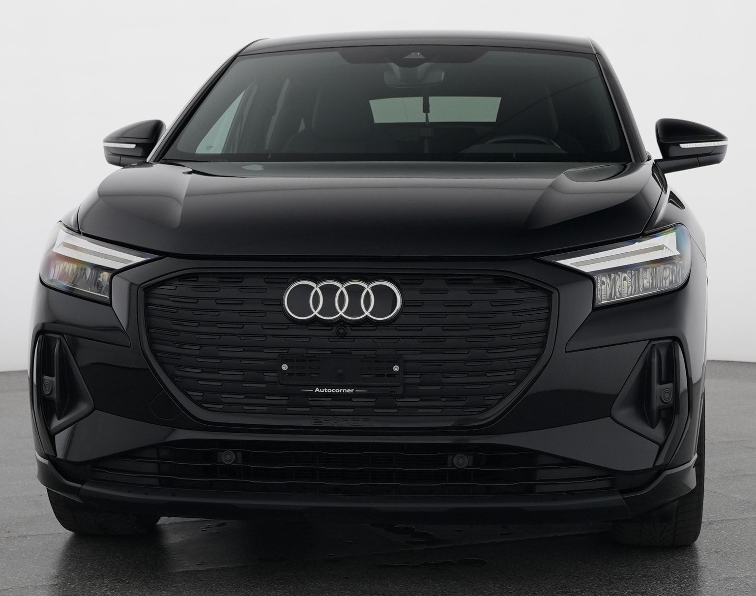 AUDI Q4 Sportback e-tron 50 quattro S-Line Modell 2024 mit Anhängerkupplung-image-5
