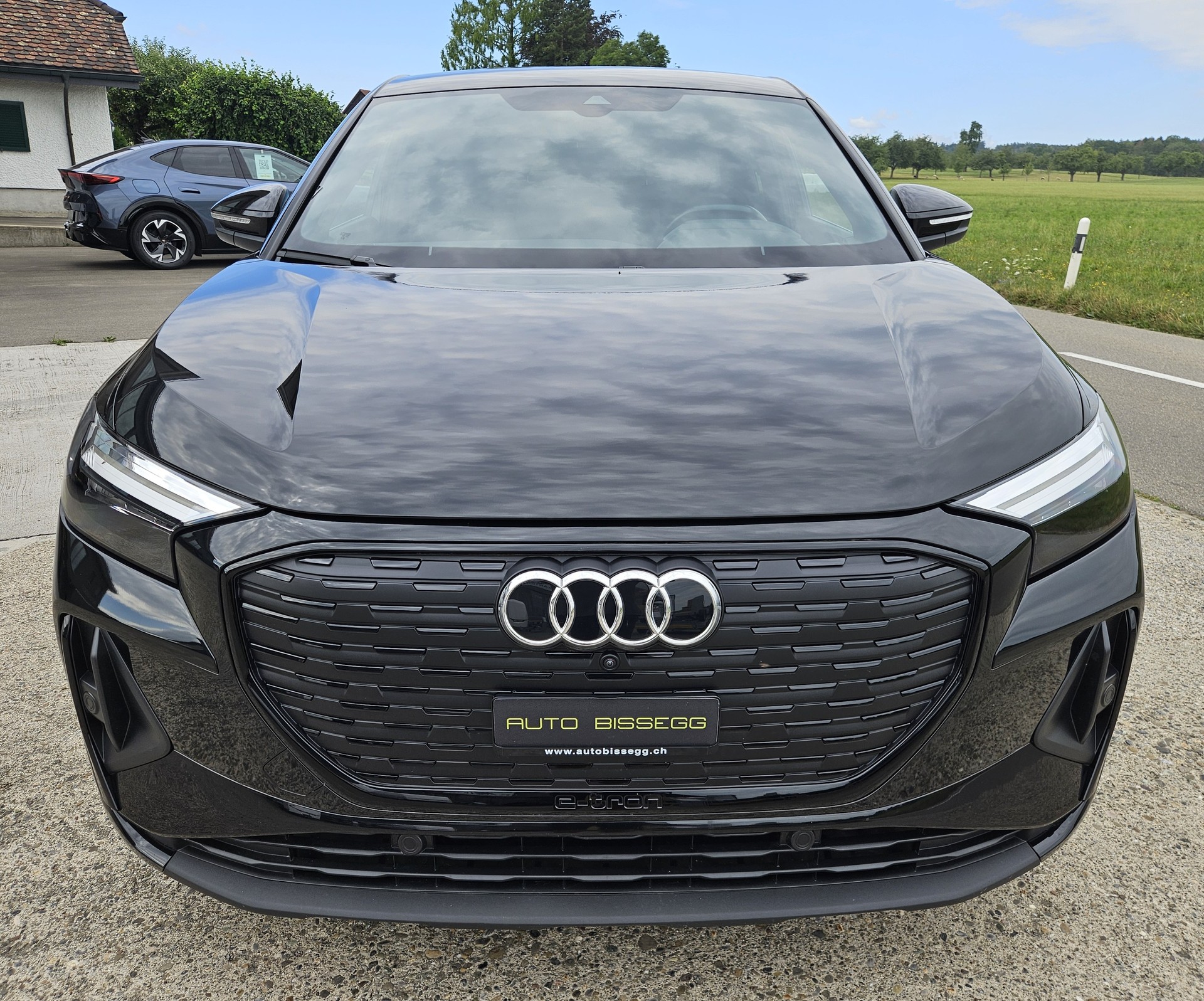 AUDI Q4 Sportback e-tron 50 quattro S-Line Modell 2024 mit Anhängerkupplung-showroom-element-1